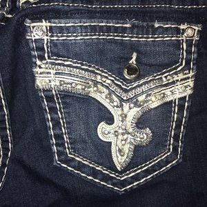 Women’s size 33 skinny stretch rock revivals